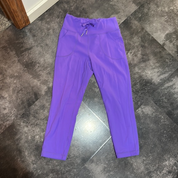Lululemon Power Purple Skinny Will Crops Sz 8 - Picture 3 of 4